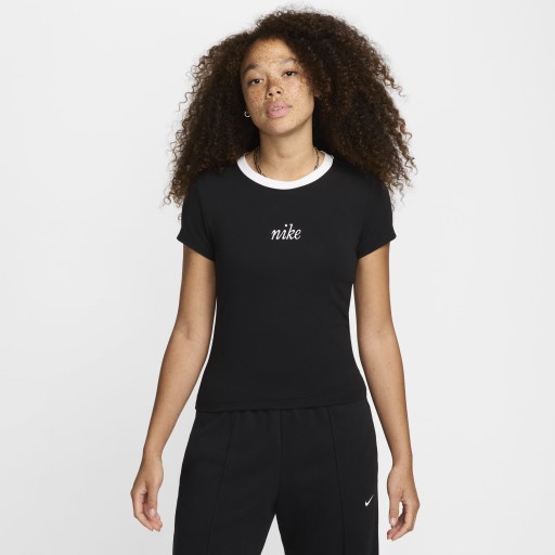 Nike Sportswear Chill Knit kort en aansluitend T-shirt voor dames - Zwart