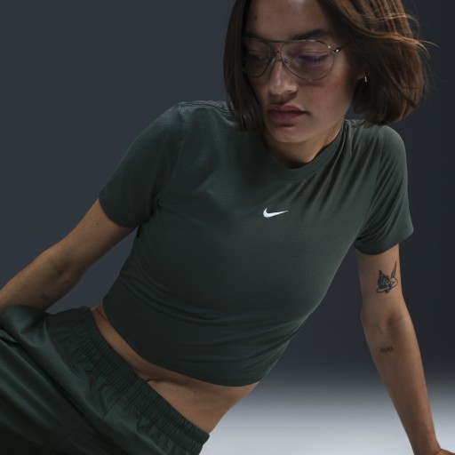 Nike Sportswear Essential aansluitend kort T-shirt voor dames - Groen